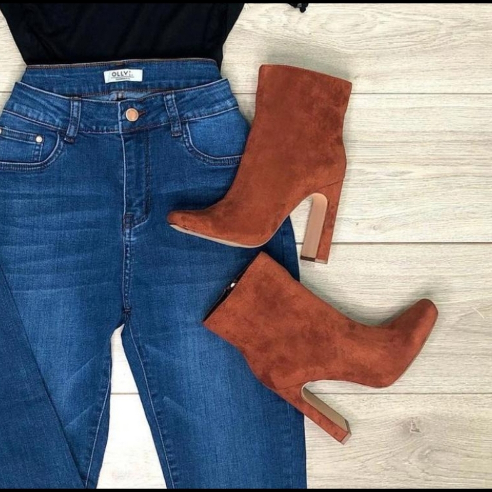 Just In Lila booties - Picture 2 of 2